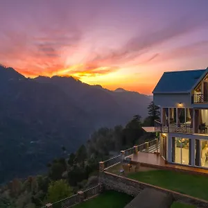 Villa Stayvista At Orion With Jacuzzi, Mountain View, Shimla